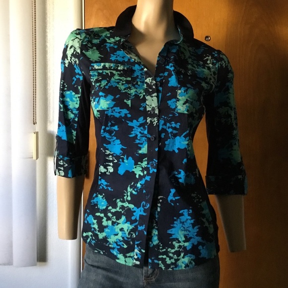 Tahari Tops - Tahari Dark floral blouse - stretch back Sz Small